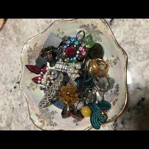 Jewelry LOT. ( rings & Earrings )